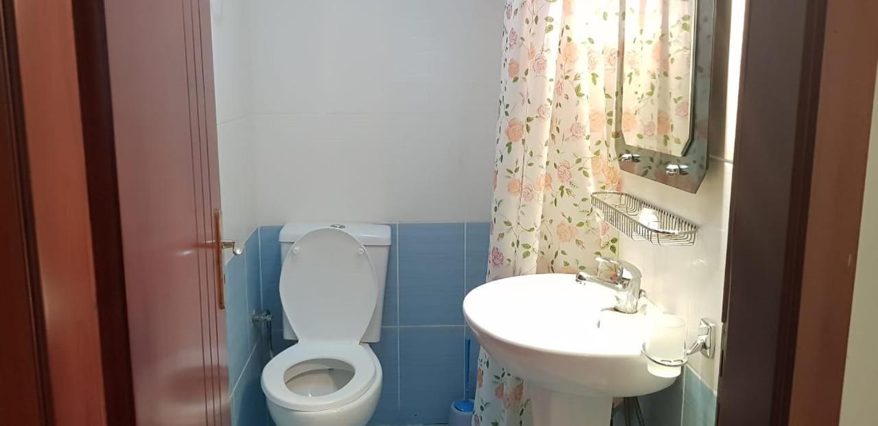 The First Hotel Saranda Extérieur photo