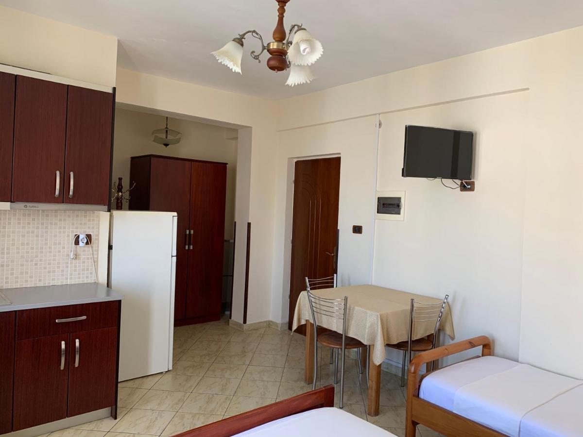 The First Hotel Saranda Extérieur photo