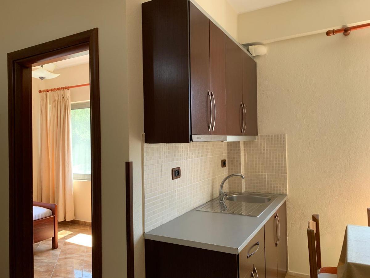 The First Hotel Saranda Extérieur photo