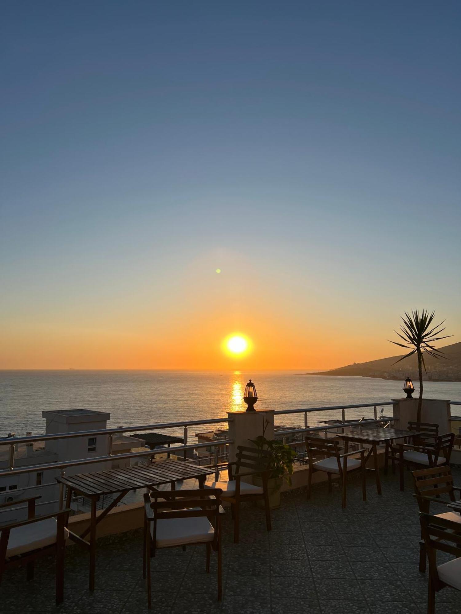 The First Hotel Saranda Extérieur photo
