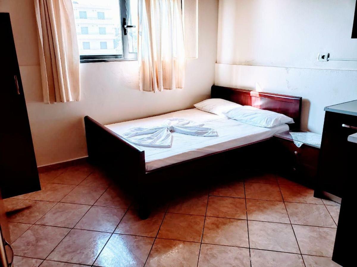 The First Hotel Saranda Extérieur photo