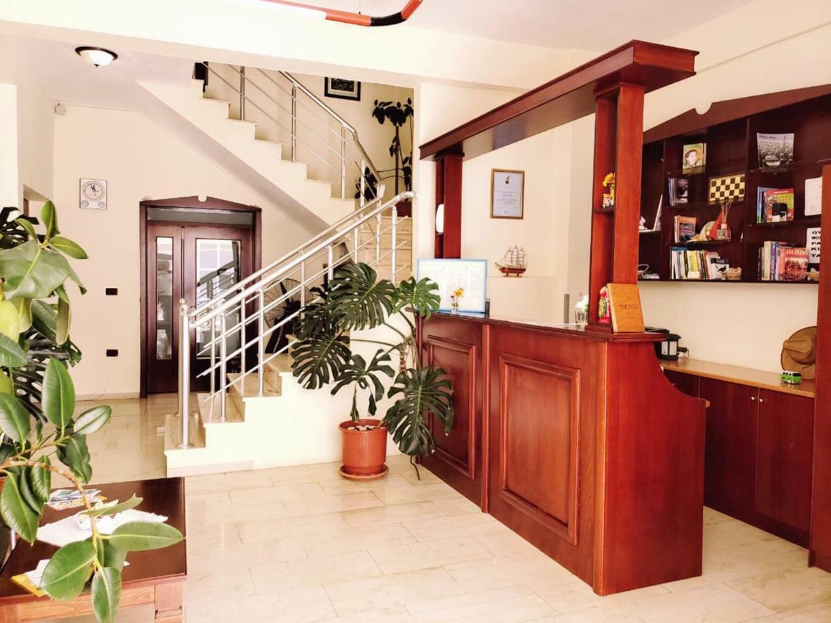 The First Hotel Saranda Extérieur photo