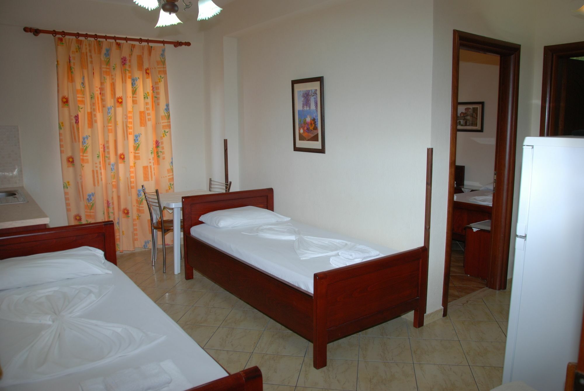 The First Hotel Saranda Extérieur photo